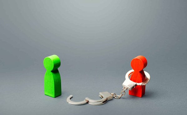 Pourquoi « Les Reines du Shopping » continue de captiver le public français